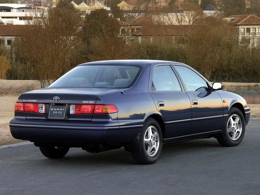  Toyota Camry 2000 года  (ZA) (фото 4 из 18)